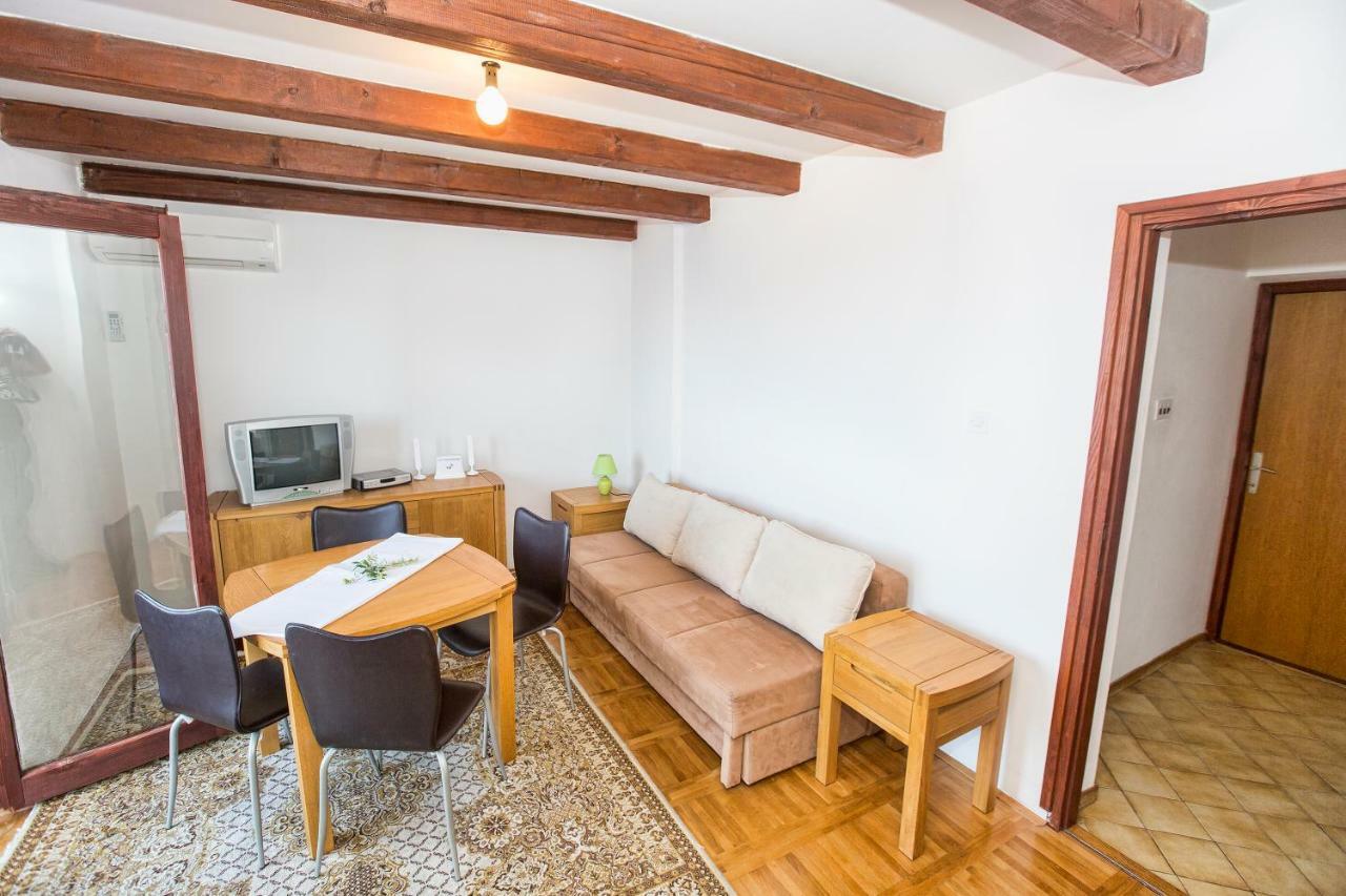 Penthouse Karlobag Apartamento Exterior foto